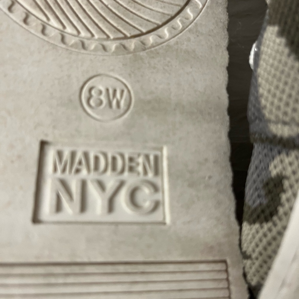 MADDEN NYC ECO LUX GLYCERINE GREEN CAMO PRINT SNEAKERS SHOES Size 8W, EUR 40 - Picture 8 of 8